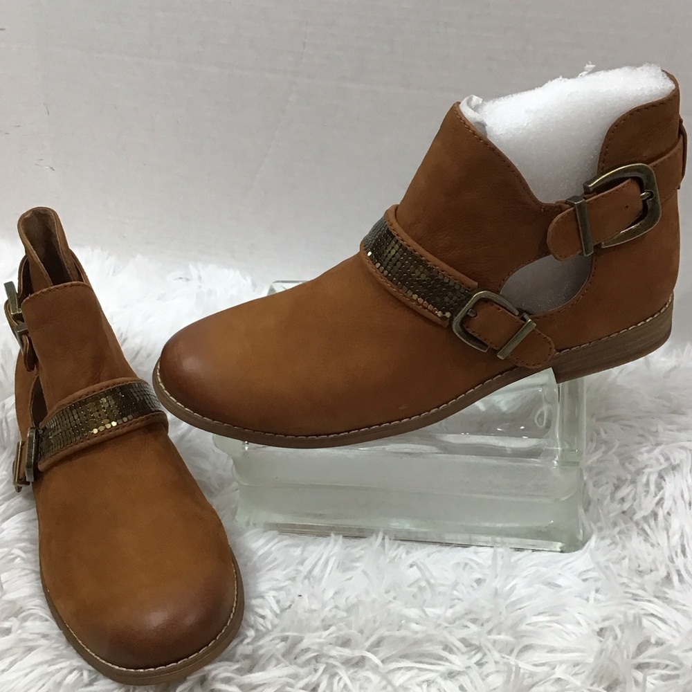 Gianni Bini Rock Steady tan leather cut out booties 11 NWOT